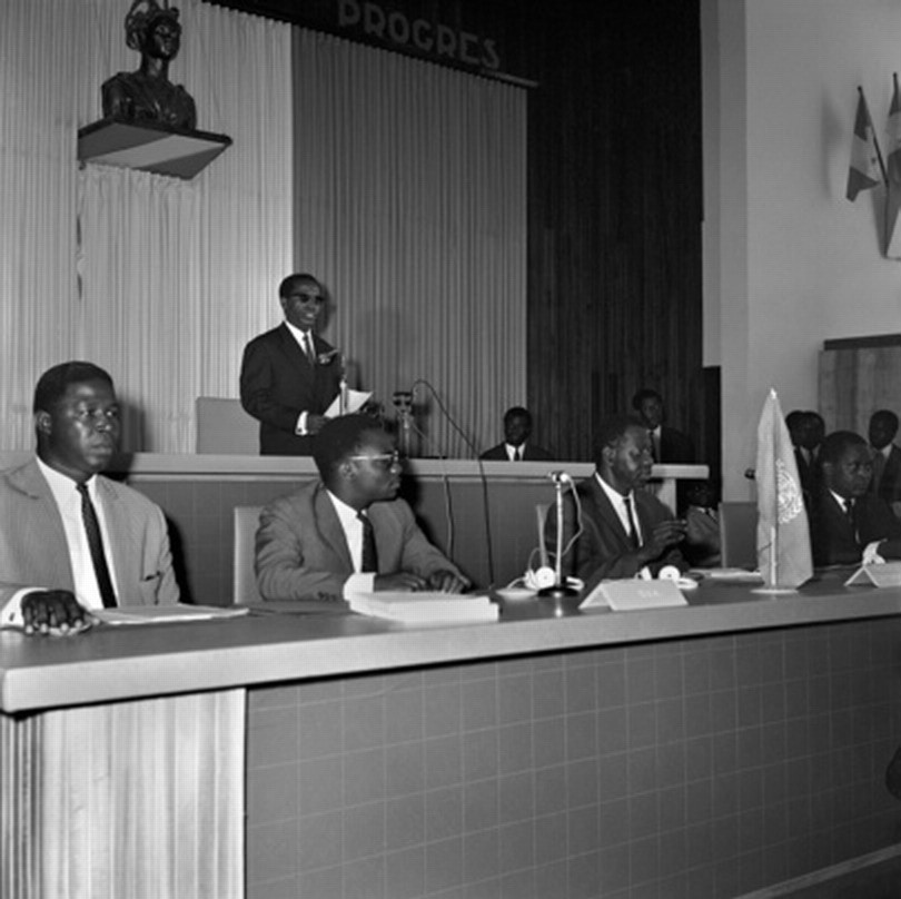 馬桑巴-代巴主持中非關稅和經濟同盟峰會