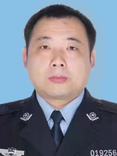 王豐(河南省開封市禹王台區政府副區長,市公安局禹王台分局政委) 王豐(河南省開封市禹王台區政府副區長,市公安局禹王台分局政委)
