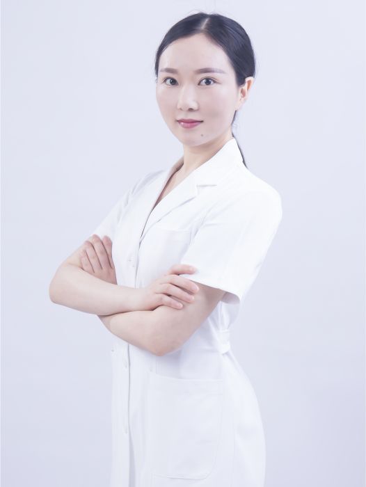 董瑞芳(鄭東鄭美醫療美容門診部醫生) 董瑞芳(鄭東鄭美醫療美容門診部醫生)