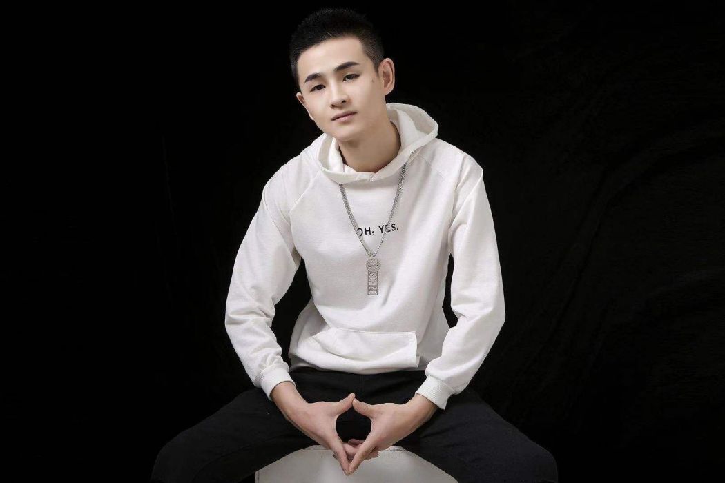 李珞然 李珞然