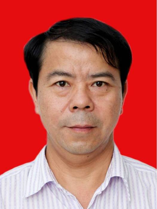 劉利民(湖南省長沙市公路建設養護中心二級調研員) 劉利民(湖南省長沙市公路建設養護中心二級調研員)