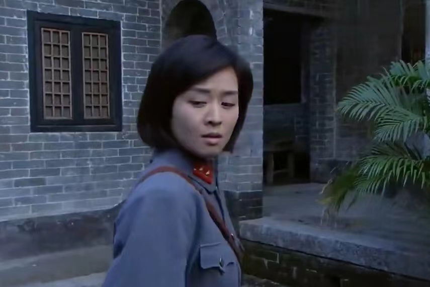 菊花(《圍屋裡的桃花》中由宋笠娜飾演的角色) 菊花(《圍屋裡的桃花》中由宋笠娜飾演的角色)