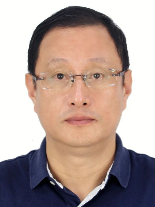 張自強(上海昊元資產經營管理有限公司總經理) 張自強(上海昊元資產經營管理有限公司總經理)