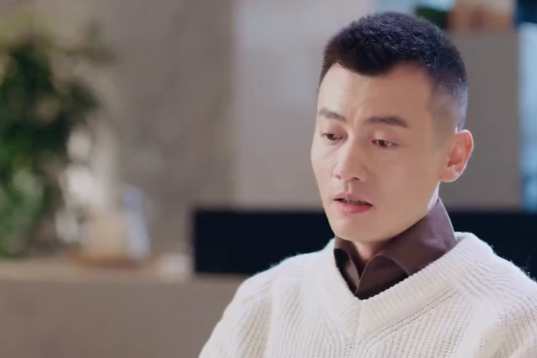 王鶴(都市職場愛情劇《幸福,觸手可及!》中的男配角) 王鶴(都市職場愛情劇《幸福,觸手可及!》中的男配角)