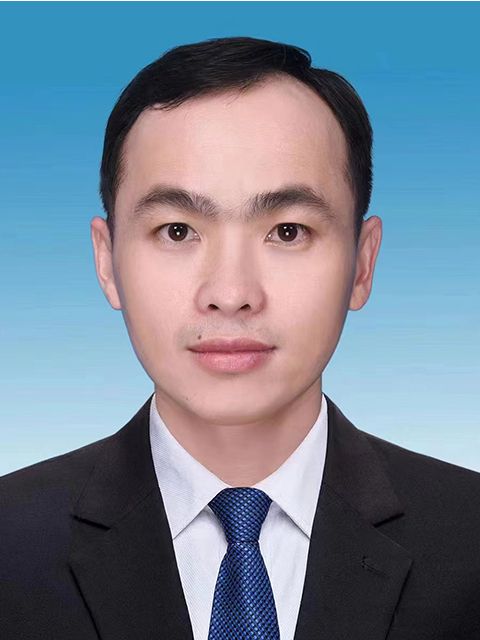 陳志龍(海南省白沙黎族自治縣榮邦鄉黨委副書記、政法委員)
