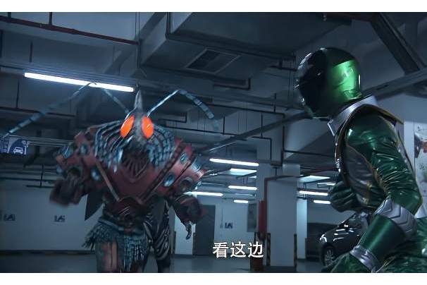 鬩臭蟑 鬩臭蟑