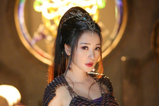穆芊芊(古裝玄幻武俠劇《武動乾坤之英雄出少年》中的角色) 穆芊芊(古裝玄幻武俠劇《武動乾坤之英雄出少年》中的角色)