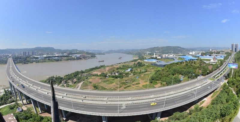 魚洞長江大橋大橋呈正南至正北方向布置