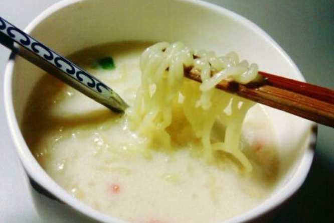 奶粉泡麵 奶粉泡麵
