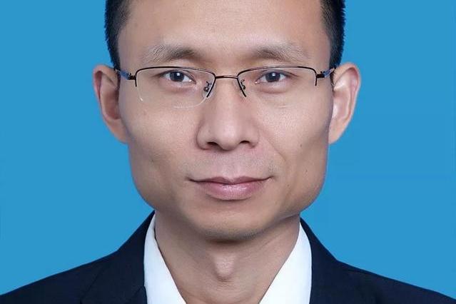 陳益峰(海寧市尖山新區綜治辦主任、黨政辦副主任) 陳益峰(海寧市尖山新區綜治辦主任、黨政辦副主任)