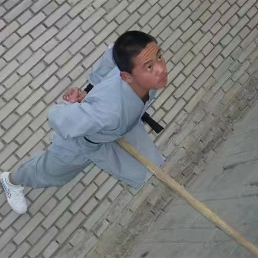 釋臣偉