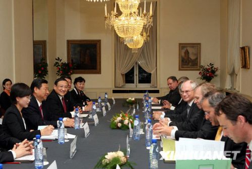 國家副主席習近平與范龍佩舉行會談