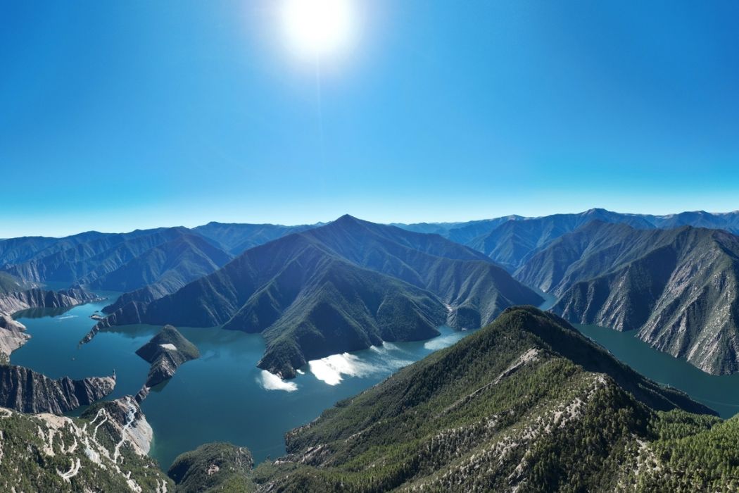 天龍湖(四川省甘孜州雅江縣境內的人工湖泊) 天龍湖(四川省甘孜州雅江縣境內的人工湖泊)