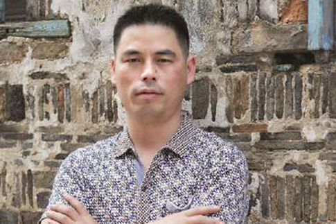 吳春鋒(江蘇省陶瓷行業協會會員) 吳春鋒(江蘇省陶瓷行業協會會員)