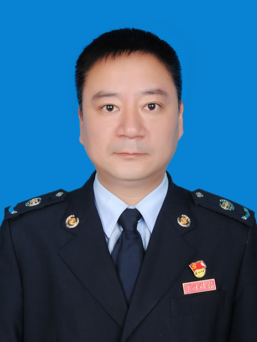 左軍(國家稅務總局遵義市紅花崗區稅務局黨委委員、副局長、三級主辦) 左軍(國家稅務總局遵義市紅花崗區稅務局黨委委員、副局長、三級主辦)