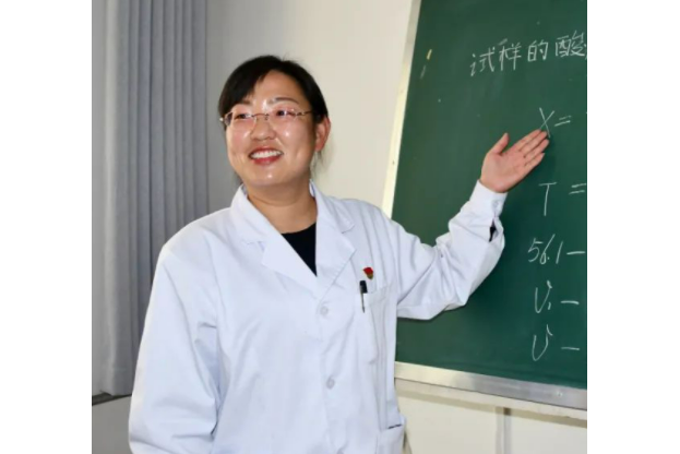 孫玲玲(中國石油青海銷售公司質檢站站長) 孫玲玲(中國石油青海銷售公司質檢站站長)