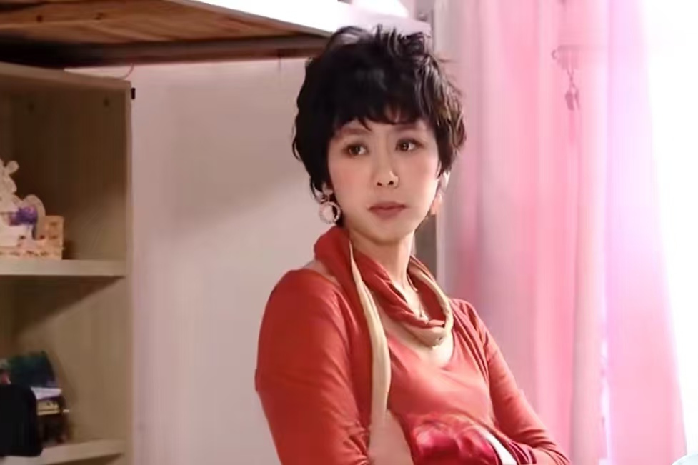 吳娜(勵志情感劇《窮孩子富孩子》中的角色) 吳娜(勵志情感劇《窮孩子富孩子》中的角色)