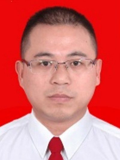 文東(四川省廣元市青川縣退役軍人事務局黨組副書記、副局長) 文東(四川省廣元市青川縣退役軍人事務局黨組副書記、副局長)