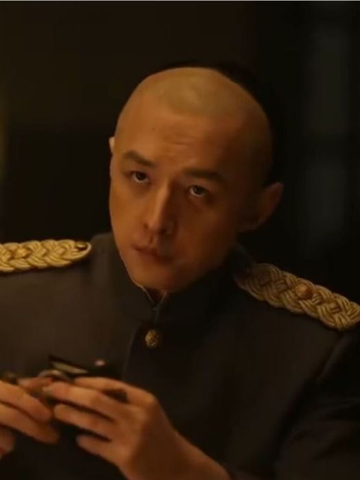 鐘海潮(近代傳奇劇《天行健》中的角色) 鐘海潮(近代傳奇劇《天行健》中的角色)