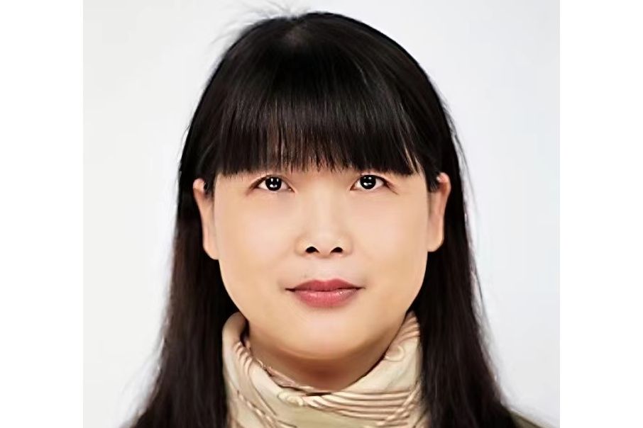 李艾虹 李艾虹