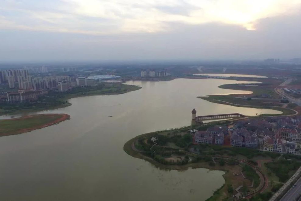 九龍湖(江西省南昌市九龍湖) 九龍湖(江西省南昌市九龍湖)
