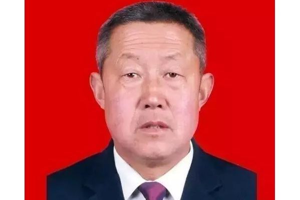 李旭東(甘肅省崇信縣城區一小退休教師) 李旭東(甘肅省崇信縣城區一小退休教師)