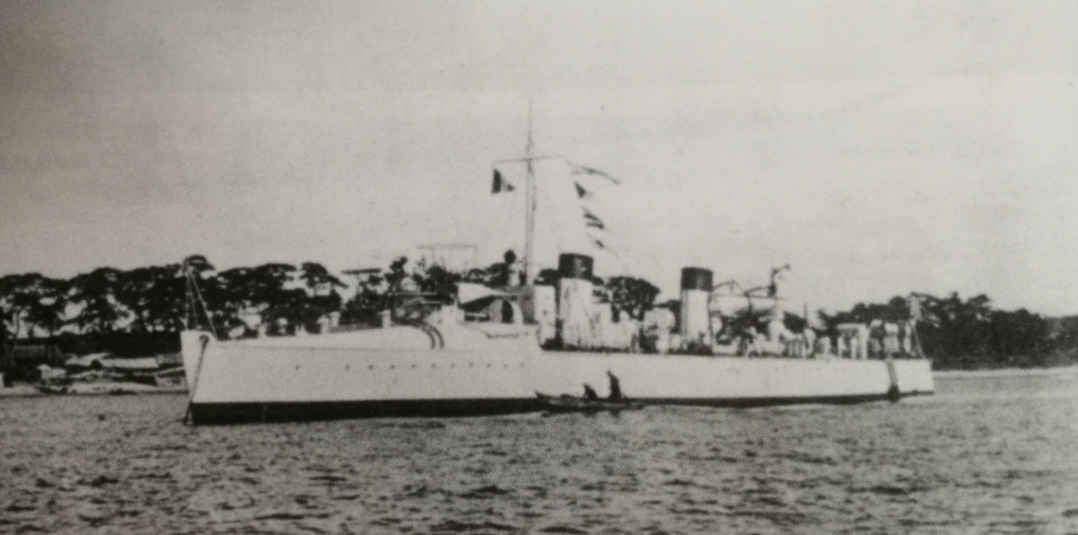 東雲號，東雲級驅逐艦首艦，該級為日本最早的驅逐艦