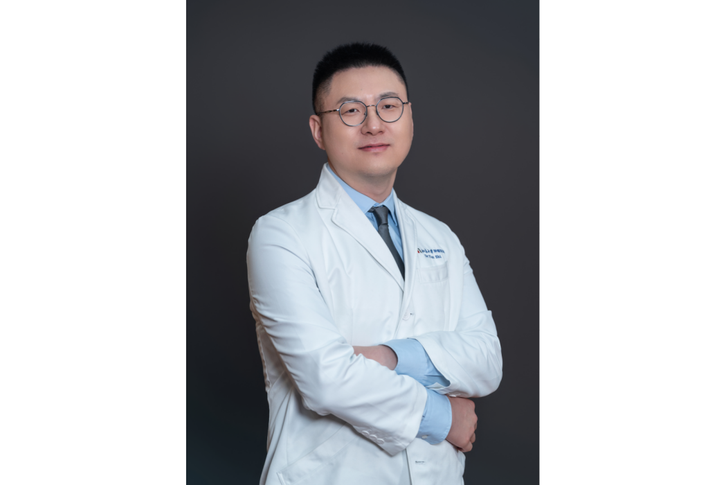 閻石(北京大學腫瘤醫院腫瘤胸外科主任醫師) 閻石(北京大學腫瘤醫院腫瘤胸外科主任醫師)