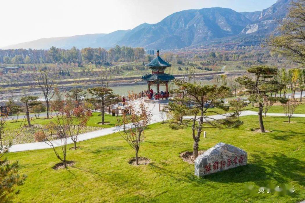 丹亭(太原汾河四期景區內的清代風格景觀建築) 丹亭(太原汾河四期景區內的清代風格景觀建築)