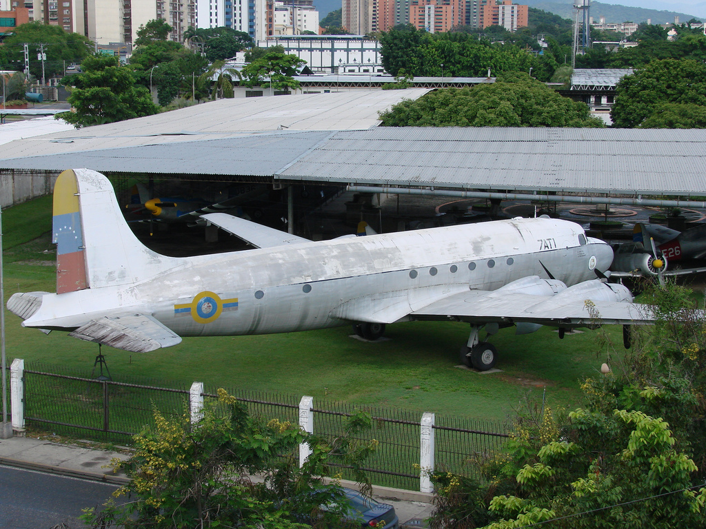 佩雷斯·希門尼斯逃離委內瑞拉時乘坐的飛機