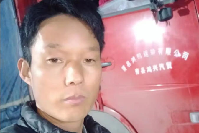 張建成(支援西安的魯RR0656車主山東曹縣司機) 張建成(支援西安的魯RR0656車主山東曹縣司機)