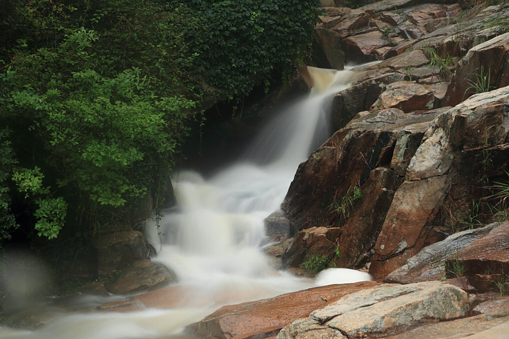 西澗溝村(山東省濟寧市泗水縣下轄村) 西澗溝村(山東省濟寧市泗水縣下轄村)