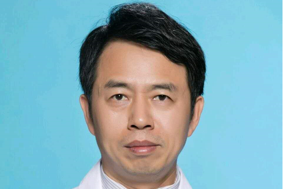 成永忠(中國中醫科學院望京醫院創傷一科主任醫師) 成永忠(中國中醫科學院望京醫院創傷一科主任醫師)