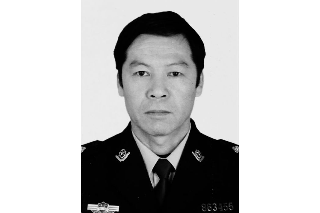 李永富(遼寧朝陽市建平縣公安局張家營子派出所所長) 李永富(遼寧朝陽市建平縣公安局張家營子派出所所長)