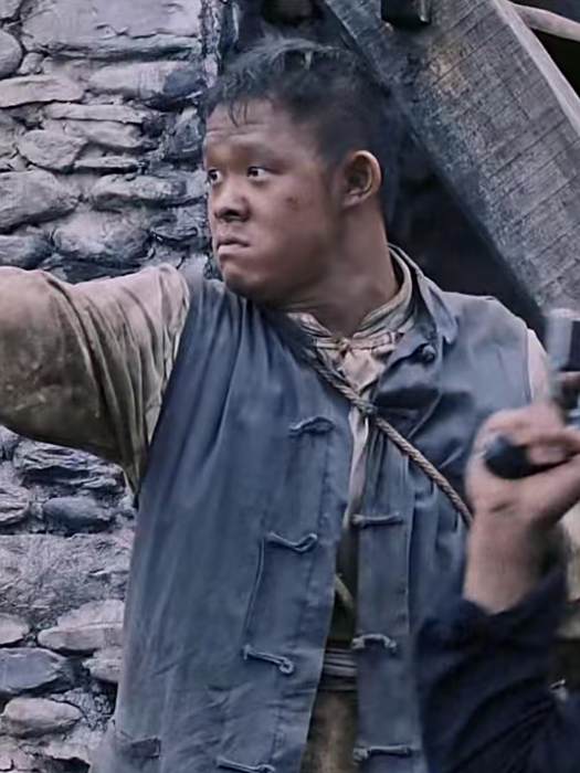張卓然(中國演員、舞蹈家、音樂工作者) 張卓然(中國演員、舞蹈家、音樂工作者)
