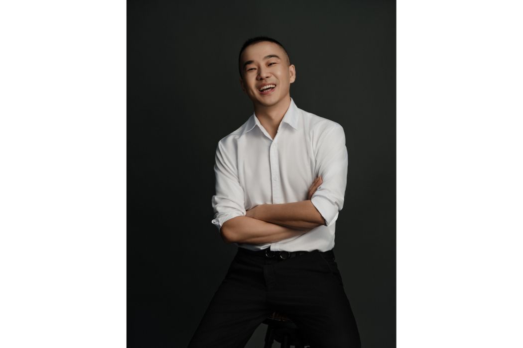 李涵(進巍美甲半永久技術第一屆教育院長) 李涵(進巍美甲半永久技術第一屆教育院長)