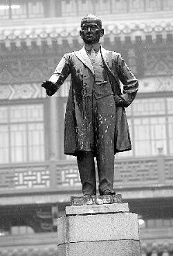 南京孫中山銅像