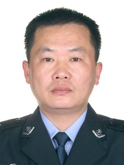 韋明(廣西壯族自治區河池市羅城仫佬族自治縣公安局黨委委員、副局長、四級高級警長) 韋明(廣西壯族自治區河池市羅城仫佬族自治縣公安局黨委委員、副局長、四級高級警長)