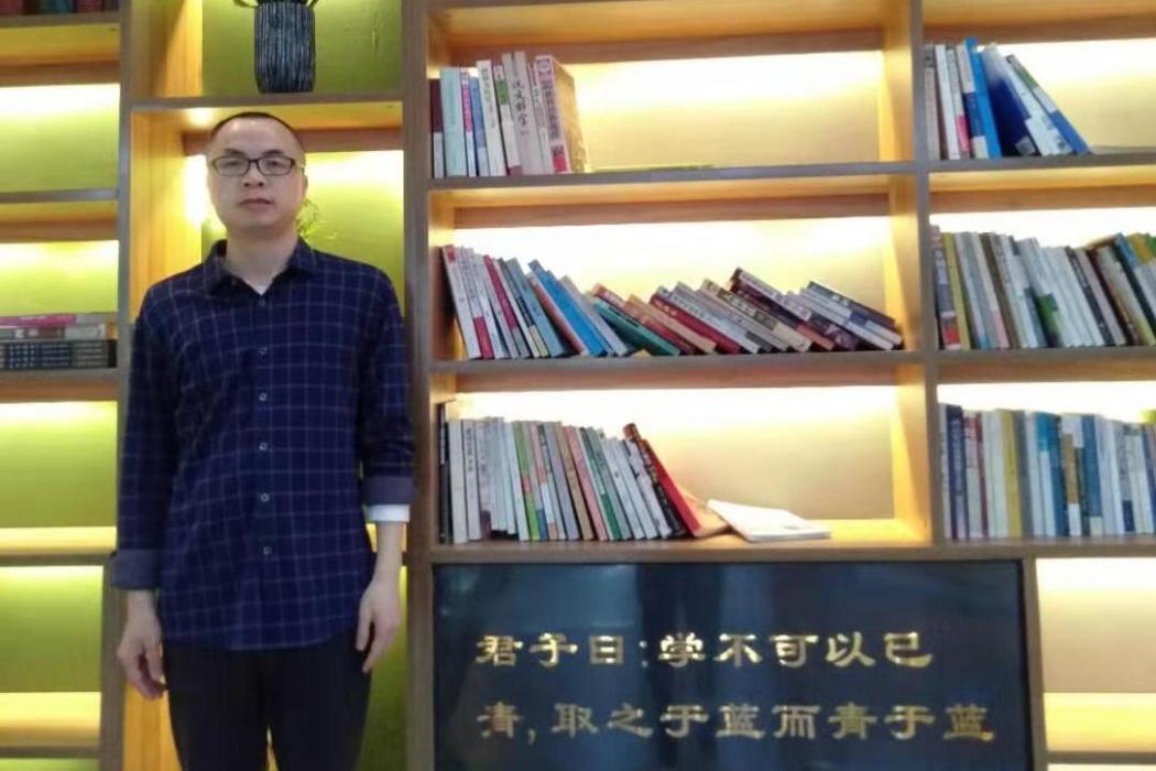 張小龍(湖南師大新聞與傳播學院副教授) 張小龍(湖南師大新聞與傳播學院副教授)