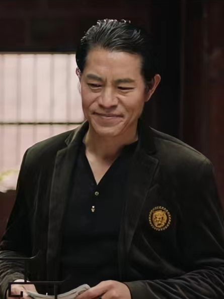 伊藤(電影《瘋狂綁架》中的反派角色,國際黑幫成員) 伊藤(電影《瘋狂綁架》中的反派角色,國際黑幫成員)