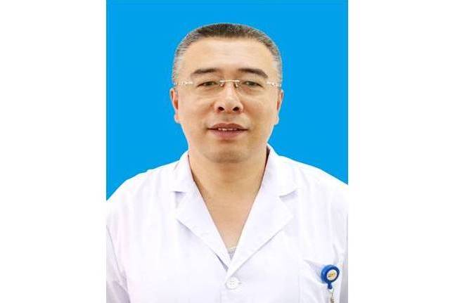 岳偉東 岳偉東