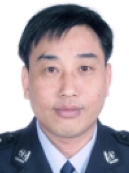 何濤(廣西壯族自治區賀州市富川瑤族自治縣公安局黨委委員、副局長、四級高級警長) 何濤(廣西壯族自治區賀州市富川瑤族自治縣公安局黨委委員、副局長、四級高級警長)