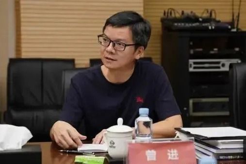 曾進(《南方農村報》工作人員) 曾進(《南方農村報》工作人員)