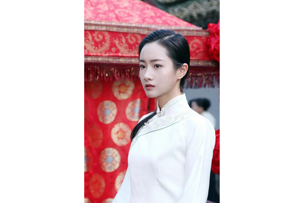 香草(電影《謎案》中的角色) 香草(電影《謎案》中的角色)