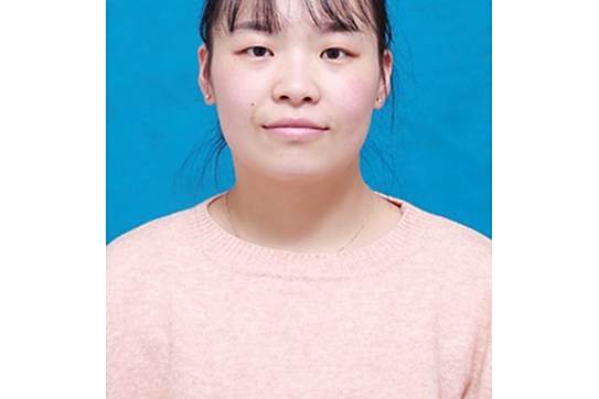 何靚雯
