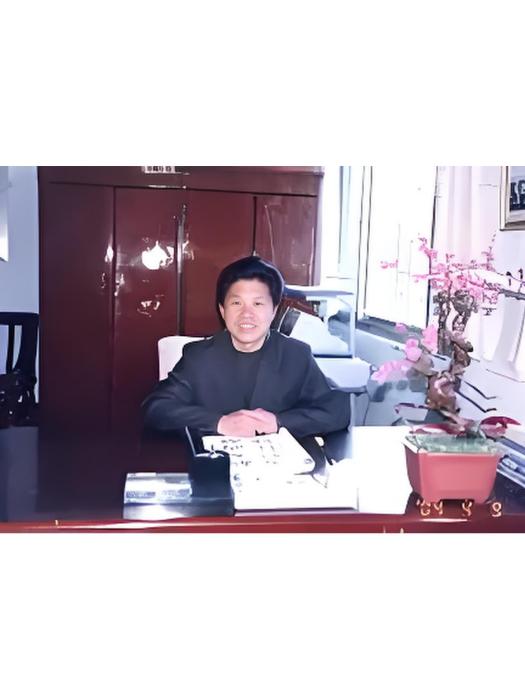 張延臣(常莊中學校長) 張延臣(常莊中學校長)