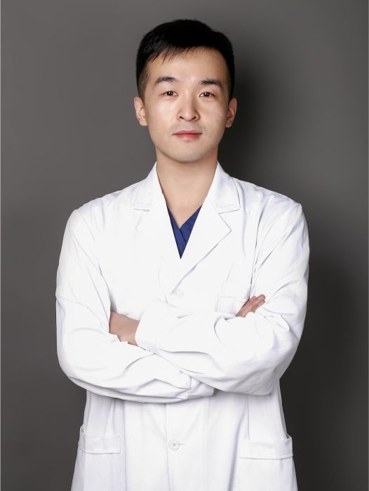 李駿(信陽美星醫療美容診所醫生) 李駿(信陽美星醫療美容診所醫生)