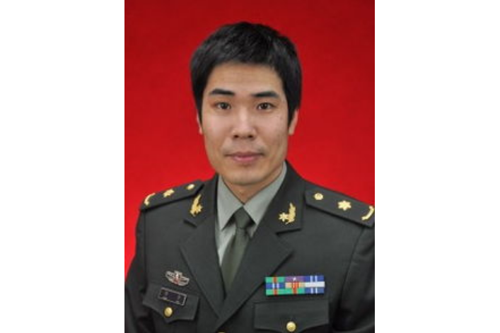 唐華(上海長征醫院胸外微創中心副主任) 唐華(上海長征醫院胸外微創中心副主任)