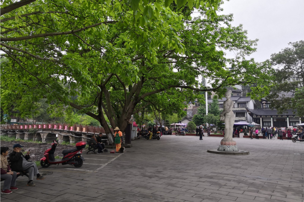 西子姑娘(四川省富順縣富順西湖景區內的一處景點) 西子姑娘(四川省富順縣富順西湖景區內的一處景點)