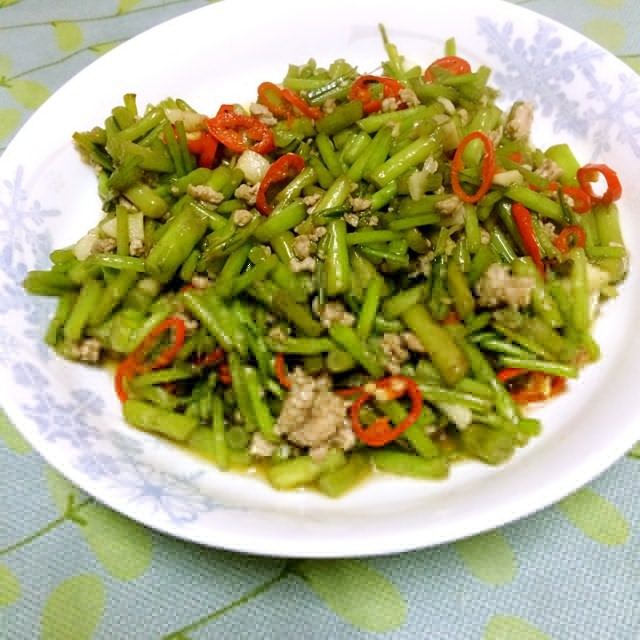 蘺蒿炒肉末 蘺蒿炒肉末
